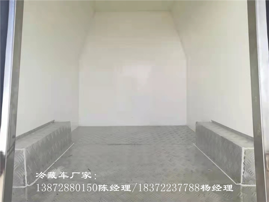 白城市江铃顺达国六双排冷藏车