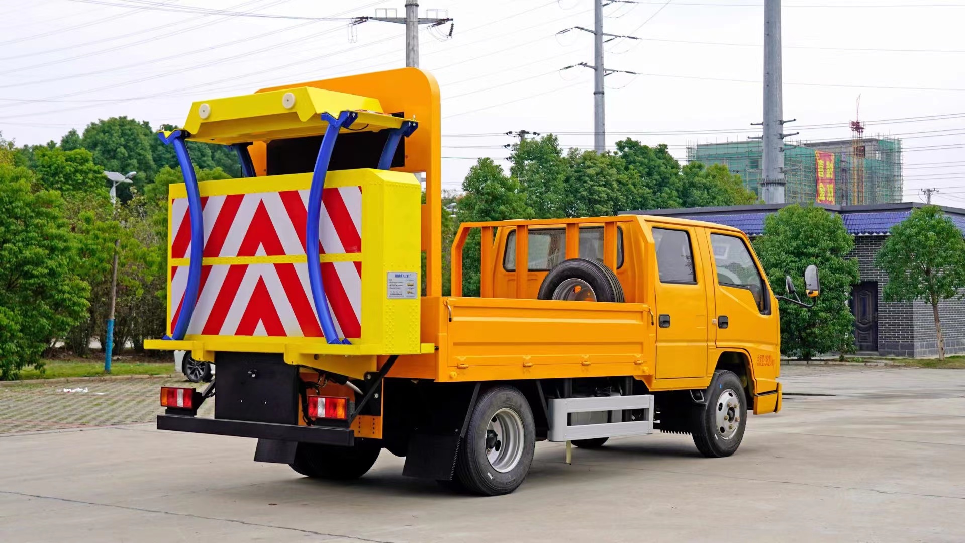 防撞缓冲车出售 蓝牌防撞车 防撞缓冲车防撞包